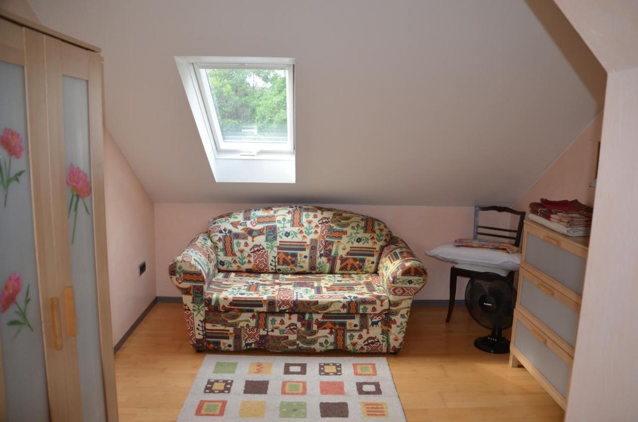 Ferienwohnung Rudolf-Lindner Neustadt an der Aisch Bagian luar foto