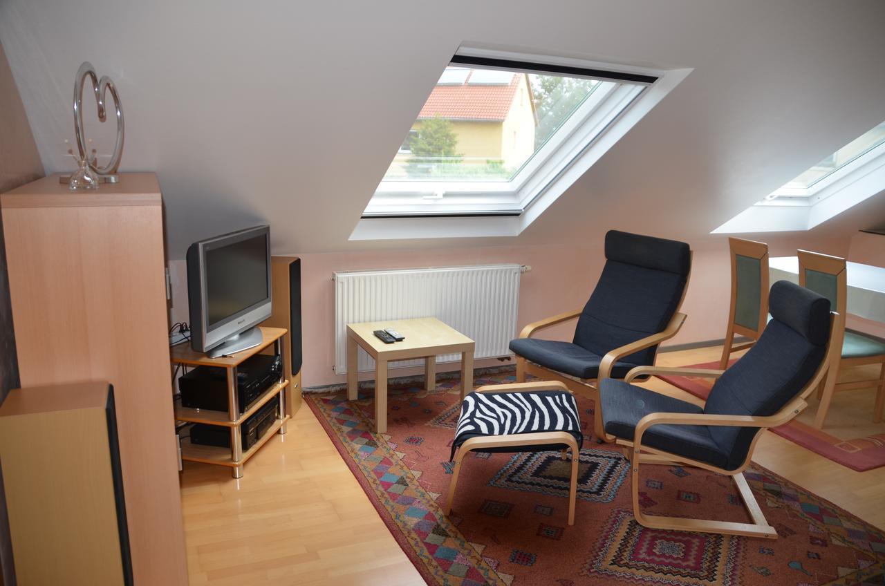 Ferienwohnung Rudolf-Lindner Neustadt an der Aisch Bagian luar foto