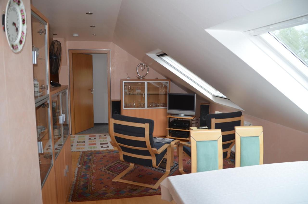 Ferienwohnung Rudolf-Lindner Neustadt an der Aisch Bagian luar foto