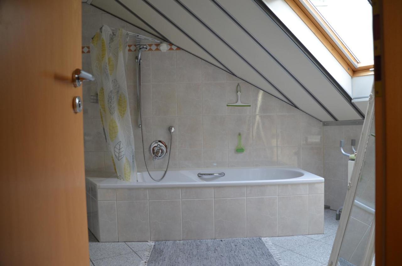 Ferienwohnung Rudolf-Lindner Neustadt an der Aisch Bagian luar foto